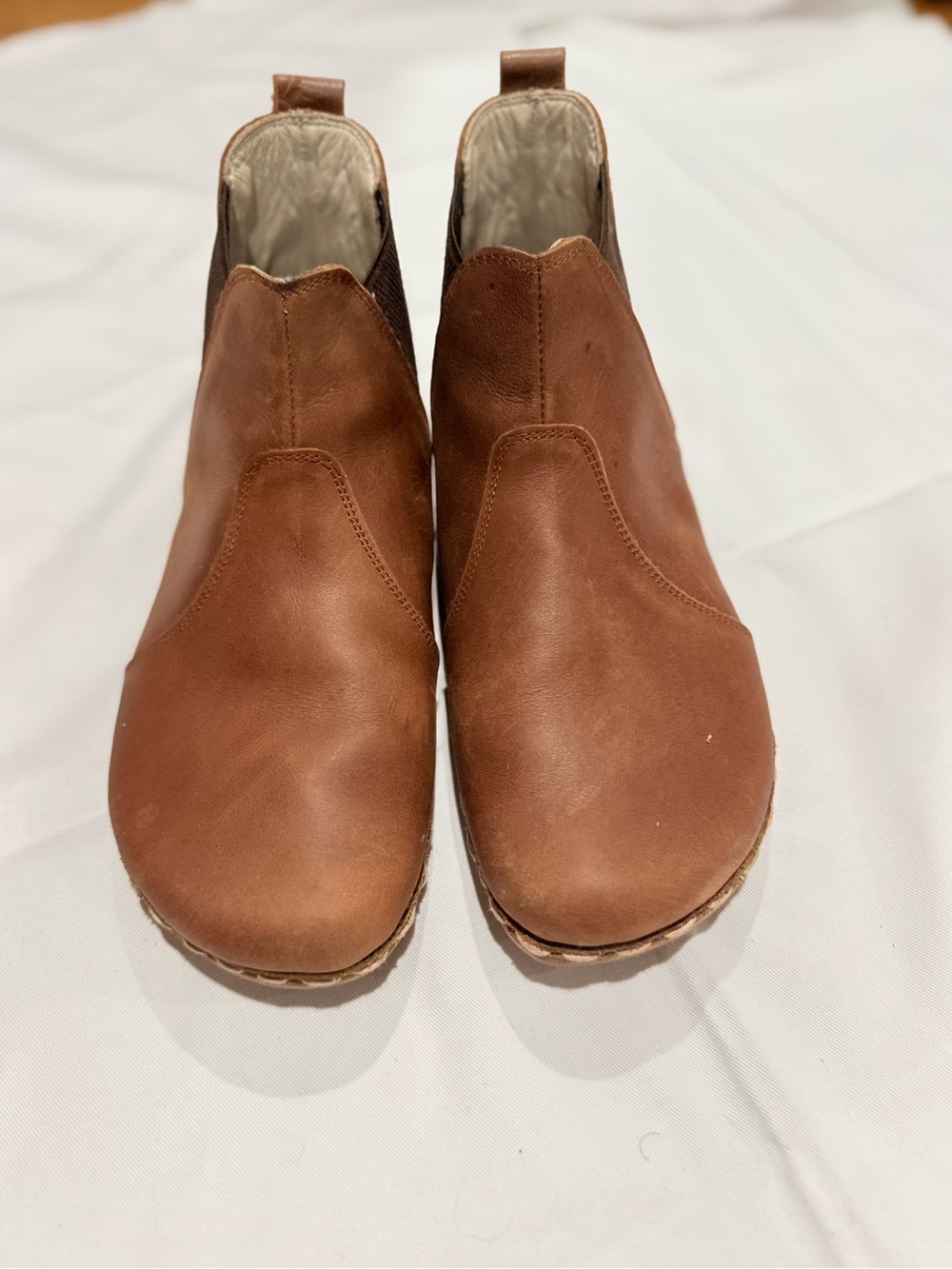 Atlantis Barefoot Chelsea Tan Leather Slip-In Shoes Booties 8.5 - Picture 10 of 10